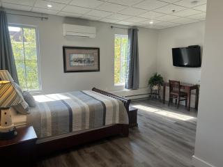 Lunenburg Arms Hotel - 9