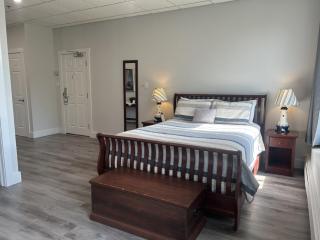Lunenburg Arms Hotel - 8