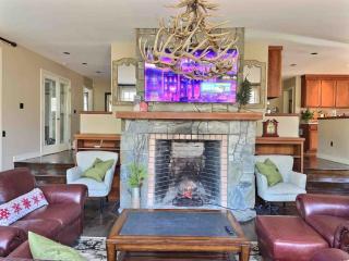 Royalbear Hot Tub Fireplace Close to Slopes - 4