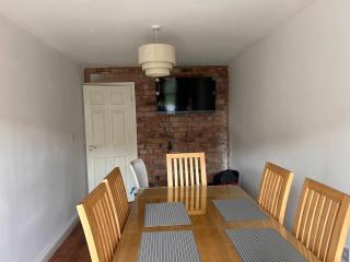 Lakeside 3 bed , QMC ,UNI sleeps 5 - 6