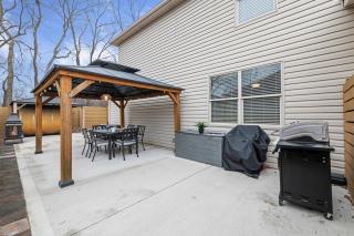 Gather & Stay • Backyard Retreat • KCI & Weston - 8