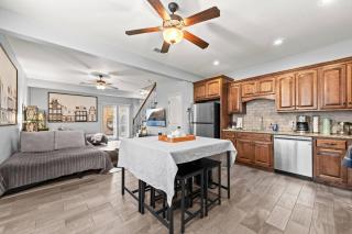 Gather & Stay • Backyard Retreat • KCI & Weston - 5