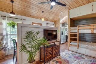 On 80 Acres! Serene Orchard Farm Stay in Lumberton - 2