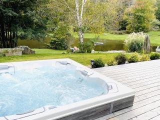 The Manor-Stunning Modern Farmhouse with Hot Tub - 6