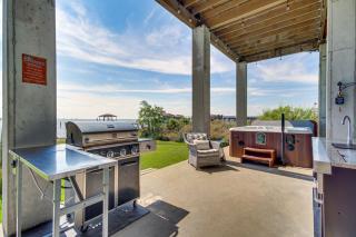 Lakefront NOLA Home w/ Hot Tub & Views! - 9