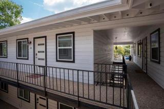 Austin Modern King Suite West Campus area Great Austin Getaway! - 2