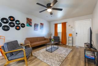 Perfect little getaway recently remodeled - 0
