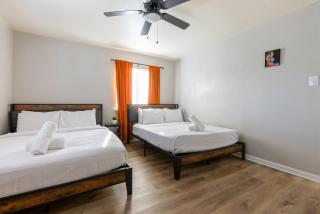 Perfect little getaway recently remodeled - 4