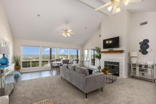 Immaculate 3BR close to Lake with Game Room Comfortably sleeps 8! - 9