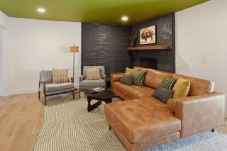 4BR Midtown Oasis Pool Hot Tub Putting Green - Tulsa - 5