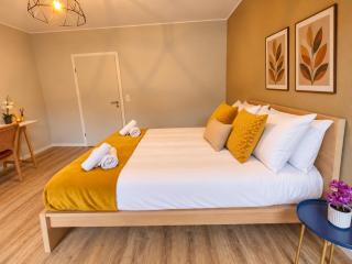 Beautiful City Apartment with free parking - 3