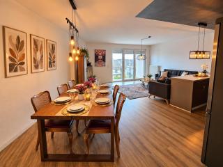 Beautiful City Apartment with free parking - 6