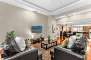 Sunny Summer Magic - Stay in TownHome by Disney - 0