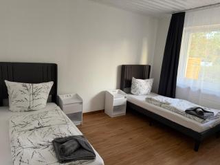 Schöne vollausgestattete 4 Zimmer Wohnung Apartment mit Terrasse und Garten in Hannover Sehnde - 2