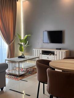 Secured beautiful 2 bed lounge condo - 0