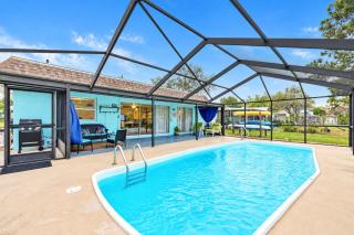 Cozy Oasis Screened Pool Picturesque Water Canal Views! - 3