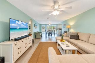 Cozy Oasis Screened Pool Picturesque Water Canal Views! - 9