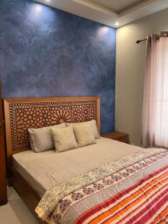 Secured beautiful 2 bed lounge condo - 2
