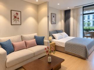 Marina Village Pearl - Poolside Retreat with Private Terrace - 0
