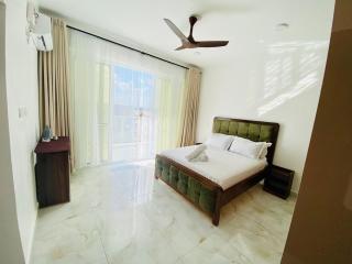 Sea View 4br AC &Pool 3 Min Walk to Beach All Ensuite - 2