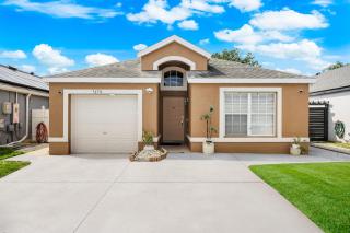 Spacious 4BR Family Home - Near Disney - Sleeps 8 - 0
