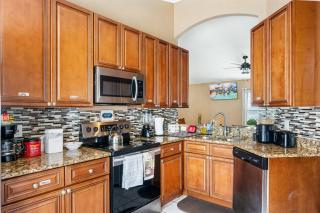 Spacious 4BR Family Home - Near Disney - Sleeps 8 - 4