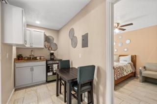 Spacious 4BR Family Home - Near Disney - Sleeps 8 - 1
