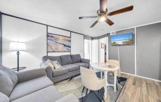 Studio 2- Leprechaun Beach Lair - 7