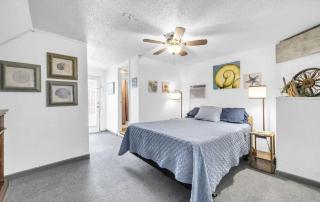 Studio 2- Leprechaun Beach Lair - 6