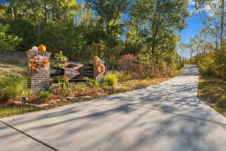 Treetop House- 12 Acres with Game Room & Fire Pit - 5