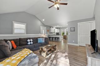 Treetop House- 12 Acres with Game Room & Fire Pit - 2