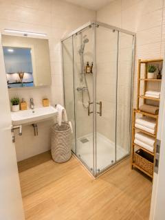 Relaxing 1 Bedroom Escape with Convenient Parking - 2