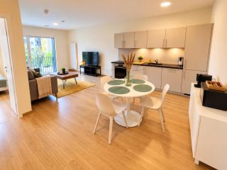 Relaxing 1 Bedroom Escape with Convenient Parking - 6