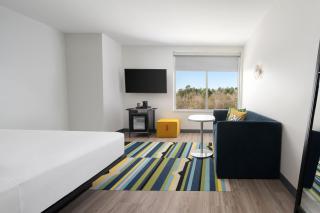 Aloft by Marriott Shenandoah Woodlands Area - 1