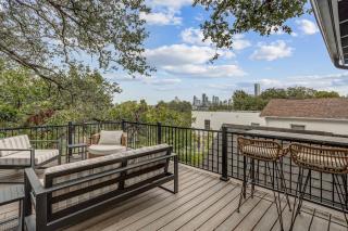 Minutes to SoCo - Sleeps 10 w Studio Near DT - 0