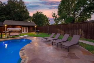 Impressive 5BR 3,5BA Holiday Home with Pool, Game Room & Cinema Room - Irving - 1