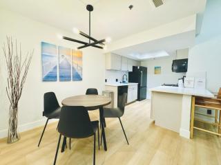 Spacious 700 Sq Ft 1BR Near Strip with View - 6
