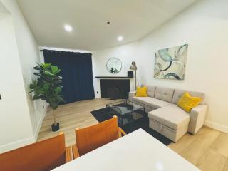 Spacious 700 Sq Ft 1BR Near Strip with View - 1