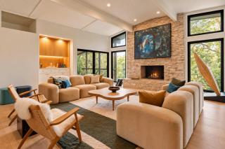 Spacious Austin Estate w Game Lounge & Pool - 3