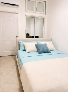Premium 2BR 2BA Beachfront Terrace AC Parking WiFi - 1