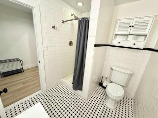 Prime Location Casita Near Strip UNLV & Airport - 2