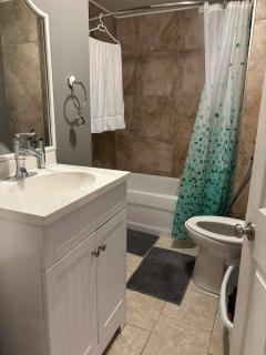 Cozy Private Queen Room with Parking in Sudbury - 1