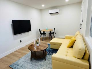 Remodeled 1BR Near Downtown Las Vegas - 8