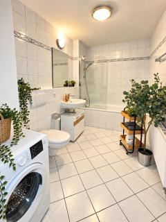 Grüne Oase an der KarLi mit Terrasse, 2 Zimmer barrierefrei - 7
