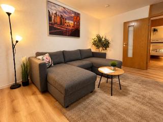 Grüne Oase an der KarLi mit Terrasse, 2 Zimmer barrierefrei - 8