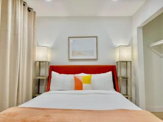 New Fully Renovated 2BR House near DTLV - 8
