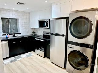 New Fully Renovated 2BR House near DTLV - 7