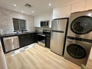 New Fully Renovated 2BR House near DTLV - 3