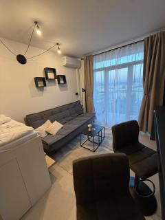 Axiom Suites - Zenith IV - 9