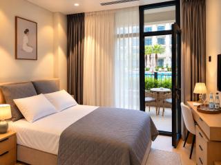 Marina Village Pearl - Poolside Retreat with Private Terrace - 9